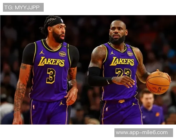 浓眉谈球队精神：信任与竞争并重展现团队凝聚力与斗志