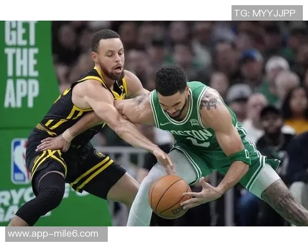 外线火力全开8号秀杰明半场三分命中率高达67贡献12分正负值9